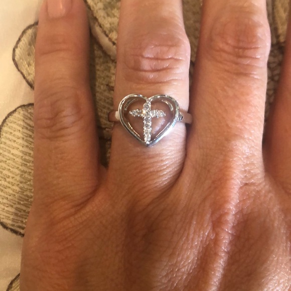 Cross in Heart Ring - Picture 3 of 6